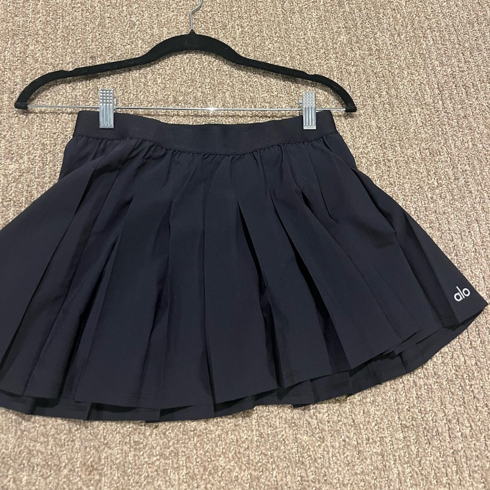 Size small brand new alo skirt